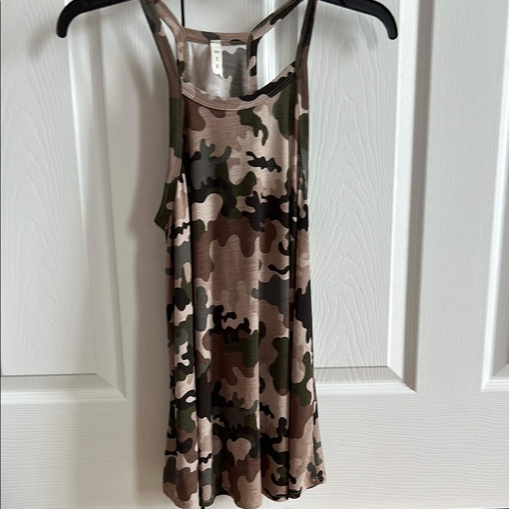 Worn 1X, mts, women’s, spaghetti strap racerback top, very flowy, camouflage